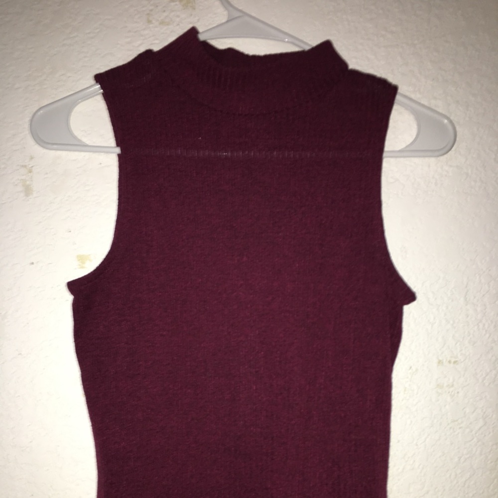 Burgundy turtle neck ✨